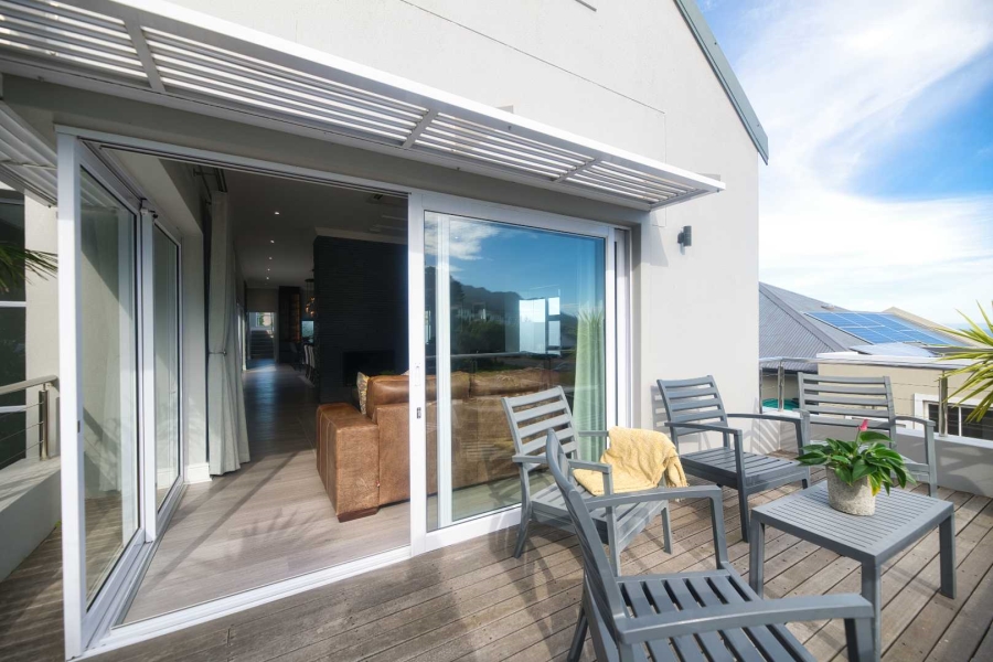 4 Bedroom Property for Sale in Hemel en Aarde Estate Western Cape